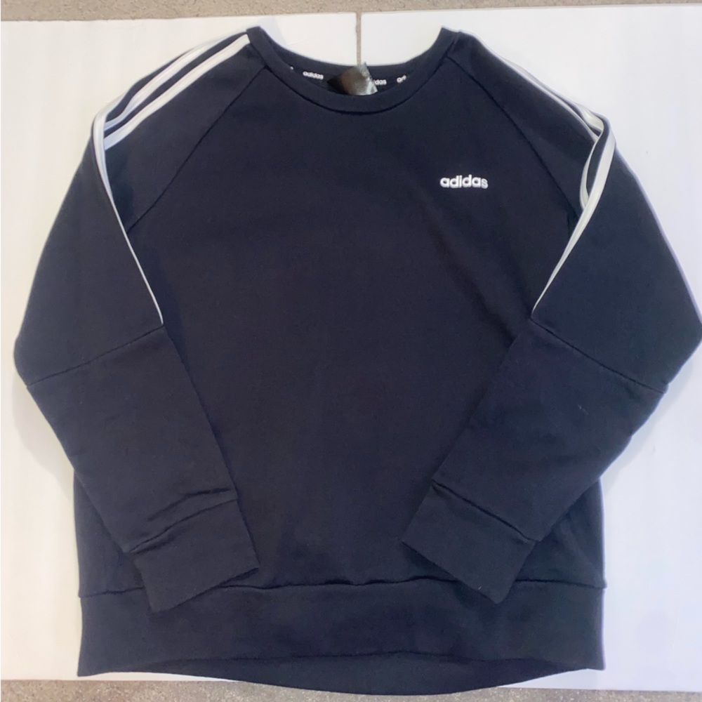 🆕Black adidas crewneck